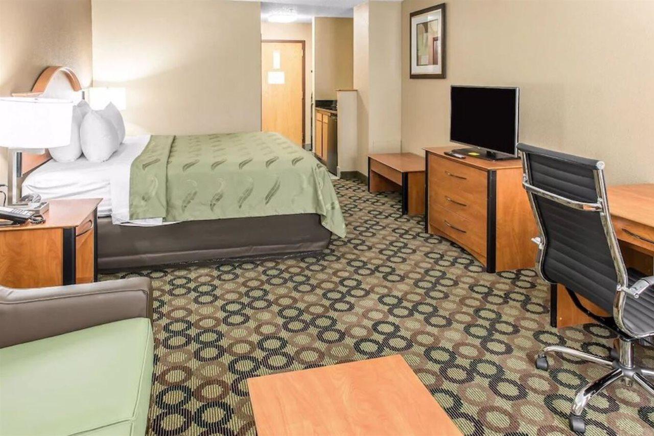 Quality & West - Hilliard Hotel 2*
