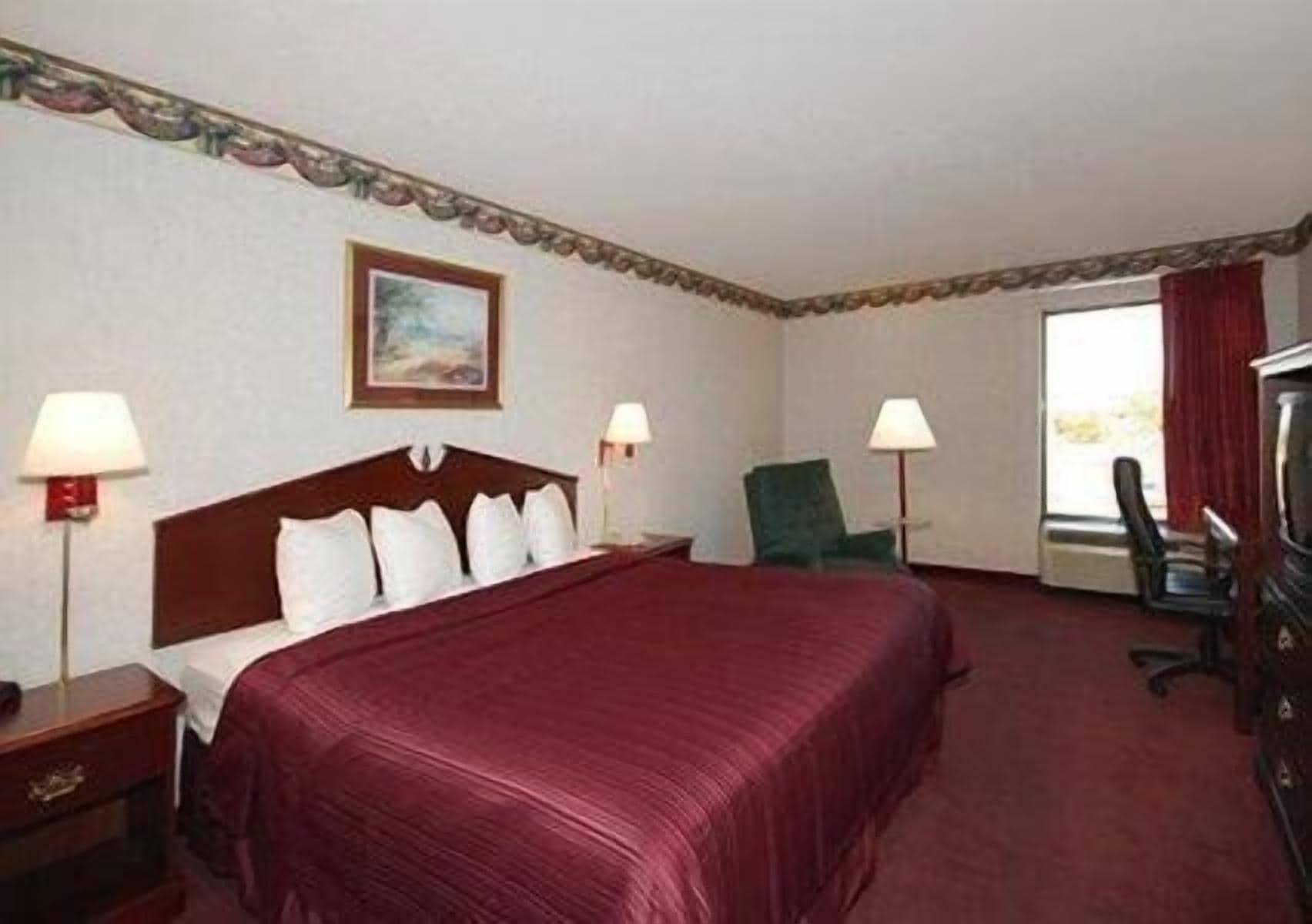 Quality & West - Hilliard Hotel